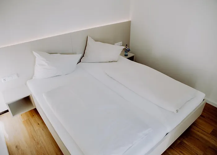 アパートホテル Zur Pfanne - 4*